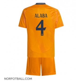 Billige Fotballdrakt Real Madrid David Alaba #4 Replika Bortedraktsett Barn 2024-25 Kortermet (med bukser)